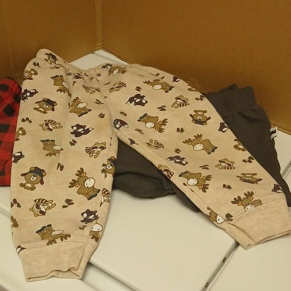 🩷3 Sweatpants, 1 pair Holiday pants, for playing. Garanimals, Shein, Rubble - Picture 2 of 9